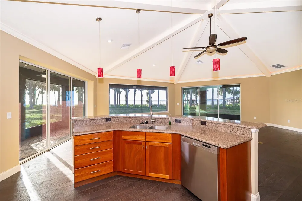 12131 EAGLES POINT COURT Grand Island, FL 32735