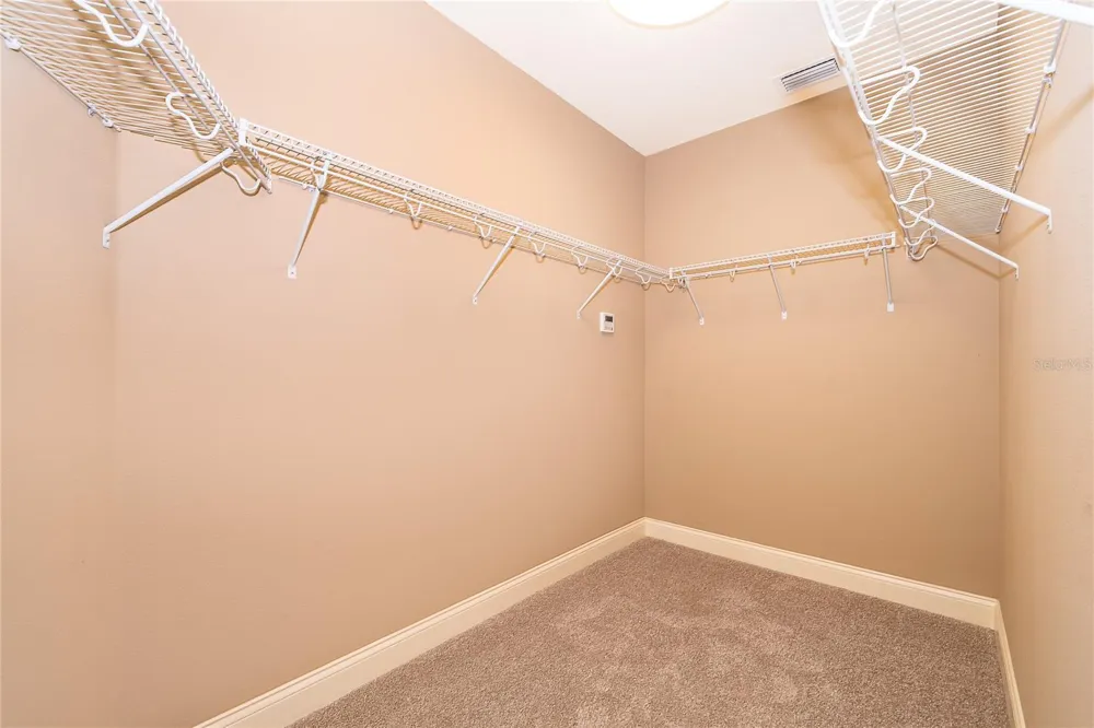 12131 EAGLES POINT COURT Grand Island, FL 32735