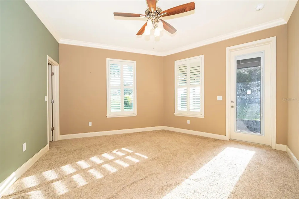 12131 EAGLES POINT COURT Grand Island, FL 32735