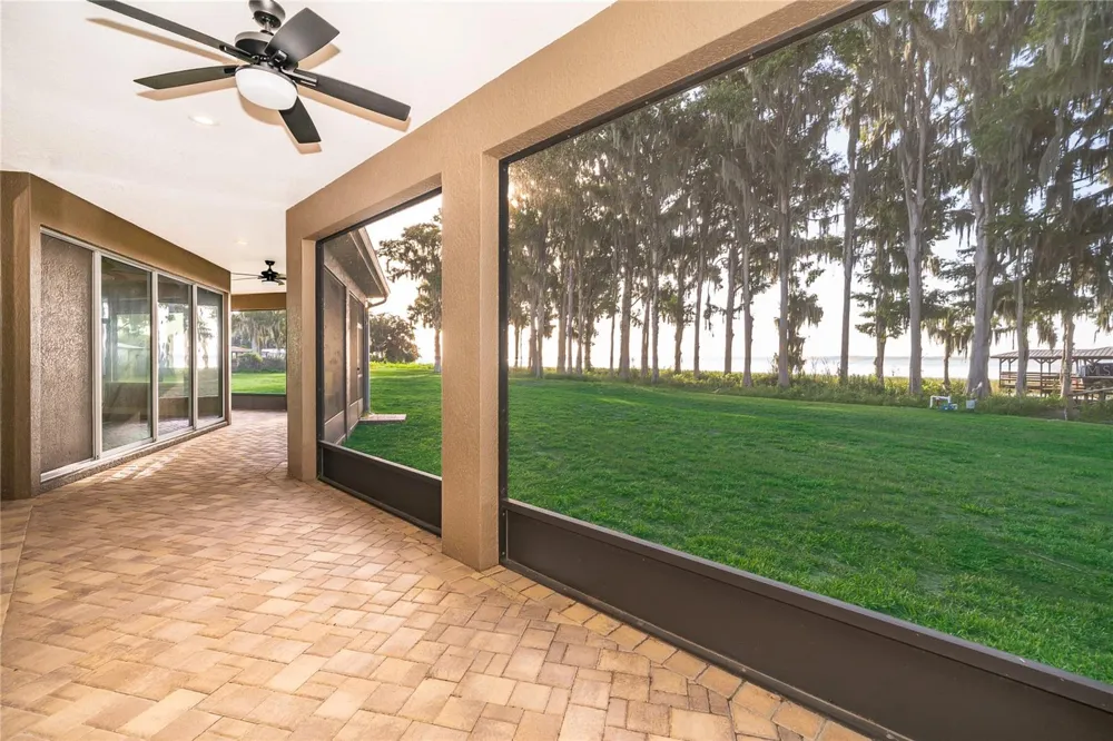 12131 EAGLES POINT COURT Grand Island, FL 32735