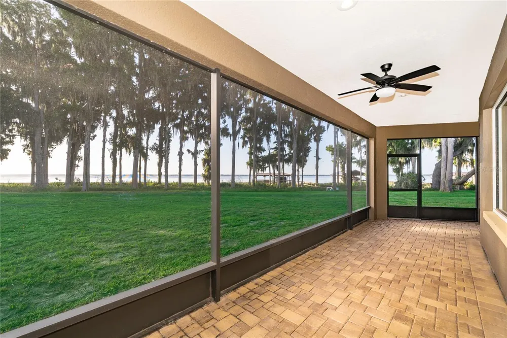 12131 EAGLES POINT COURT Grand Island, FL 32735