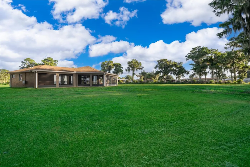 12131 EAGLES POINT COURT Grand Island, FL 32735