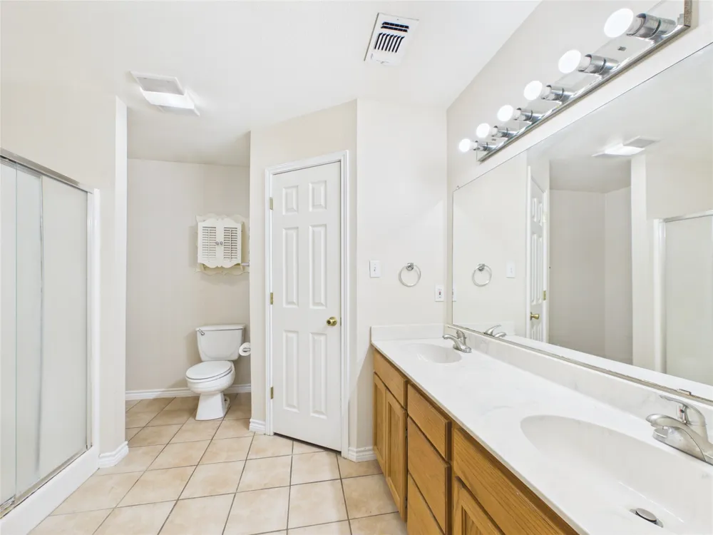 1125 Iris Crescent Drive Floresville, TX 78114