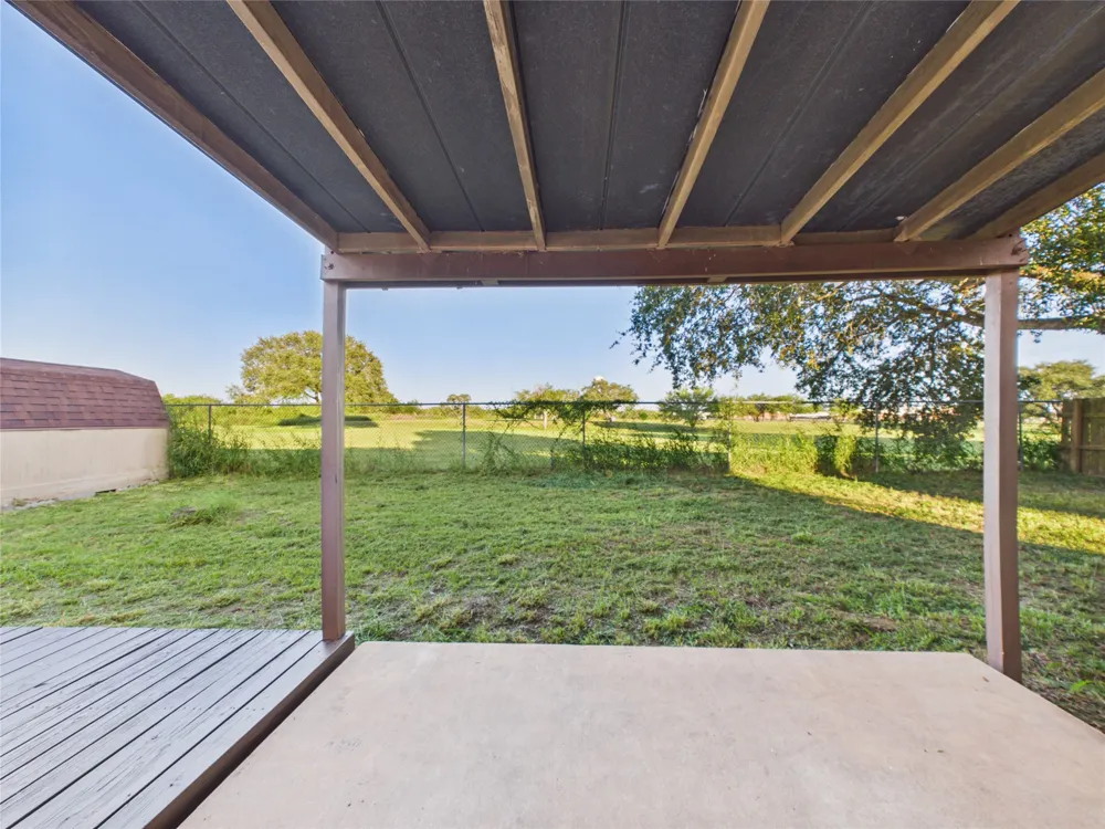 1125 Iris Crescent Drive Floresville, TX 78114