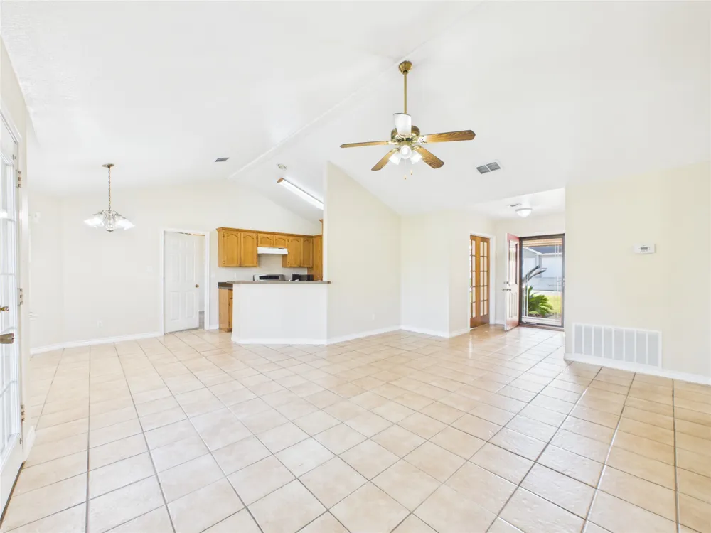 1125 Iris Crescent Drive Floresville, TX 78114