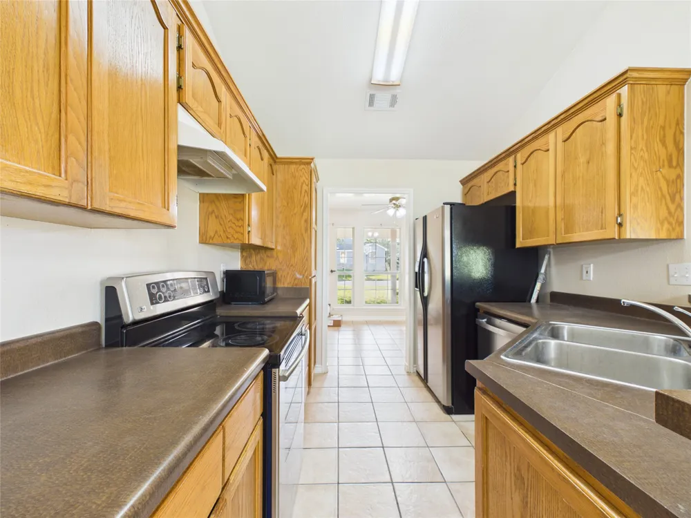 1125 Iris Crescent Drive Floresville, TX 78114