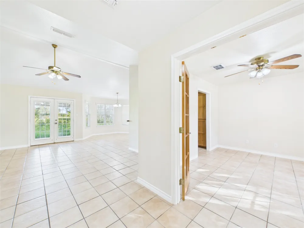 1125 Iris Crescent Drive Floresville, TX 78114
