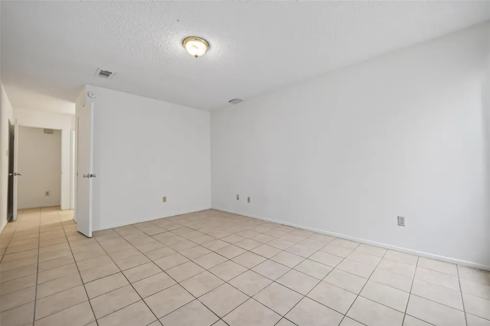 9435 Pagewood Lane Houston, TX 77063