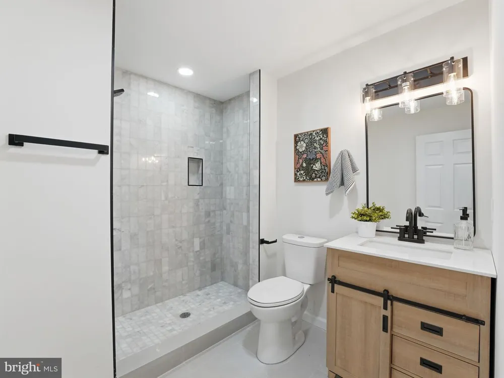 10 SPRUCE STREET Sewell, NJ 08080