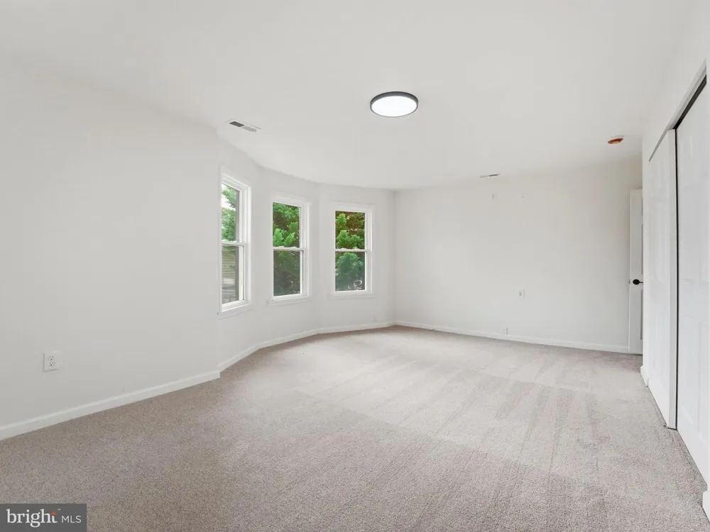 10 SPRUCE STREET Sewell, NJ 08080