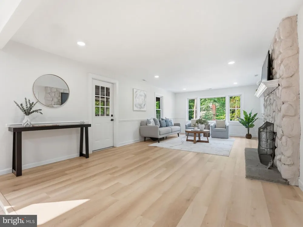 10 SPRUCE STREET Sewell, NJ 08080