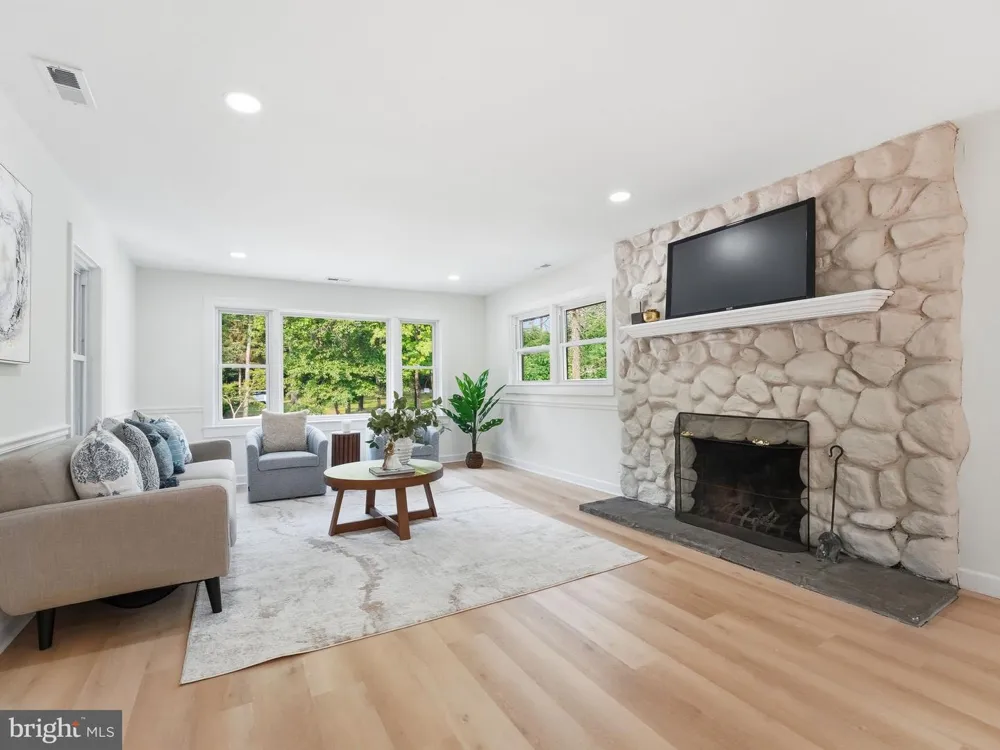 10 SPRUCE STREET Sewell, NJ 08080
