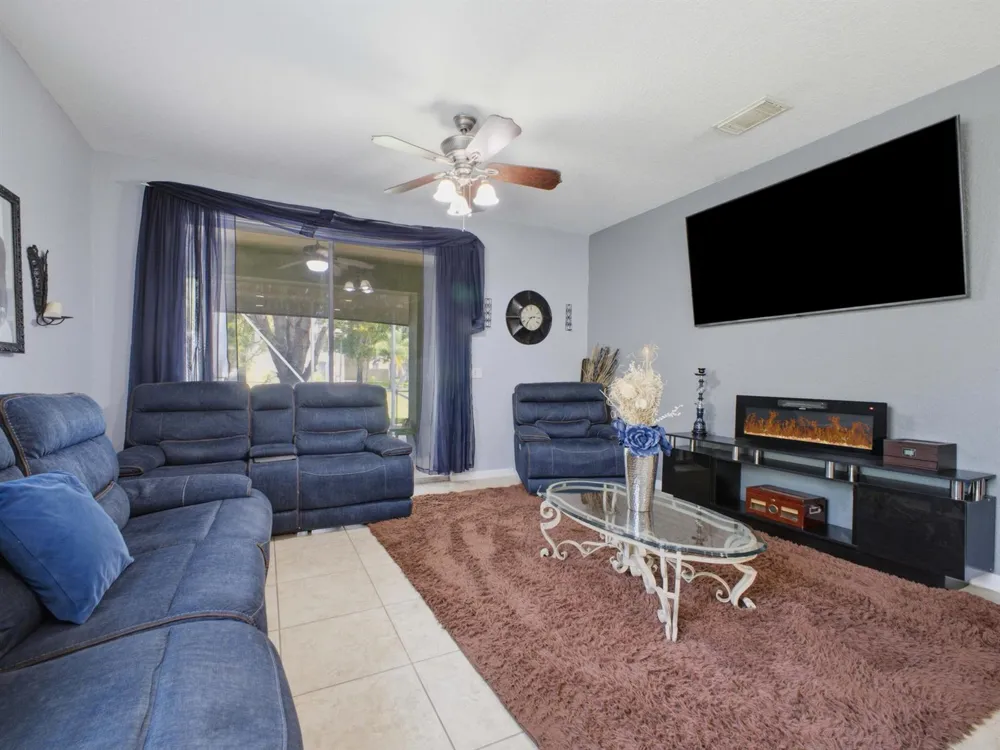 6906 ALISO AVENUE West Palm Beach, FL 33413