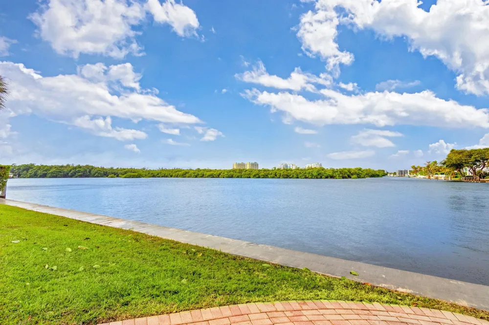 6550 Ocean Boulevard #1 Ocean Ridge, FL 33435