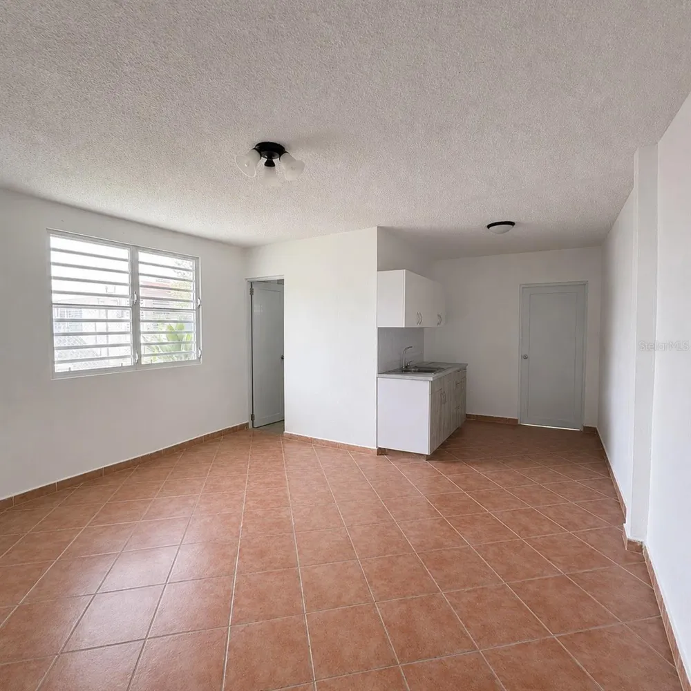 143 JARDINES DE COUNTRY CLUB #Apt 2 Carolina, PR 00983