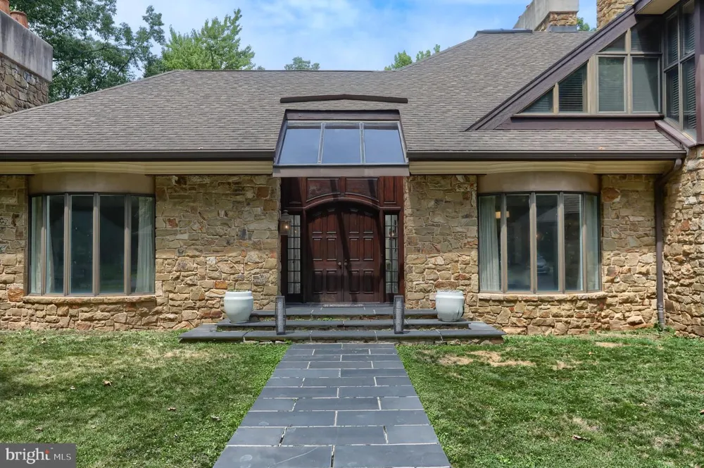51 HILL MANOR DRIVE Hershey, PA 17033