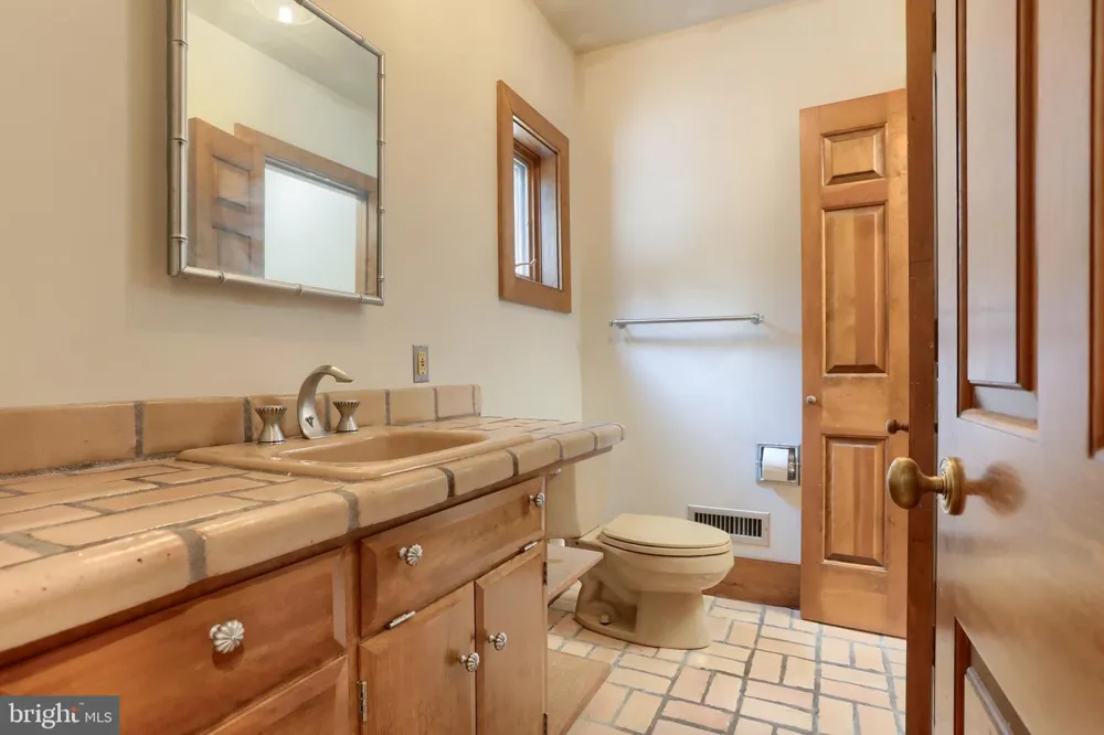 51 HILL MANOR DRIVE Hershey, PA 17033