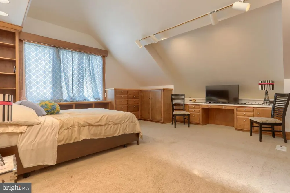 51 HILL MANOR DRIVE Hershey, PA 17033