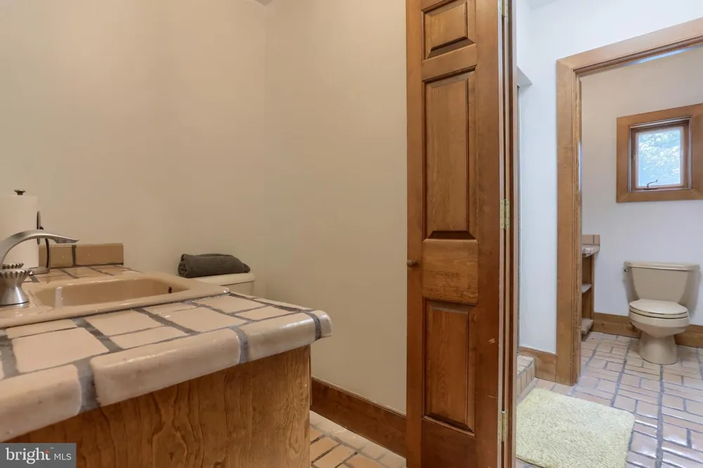 51 HILL MANOR DRIVE Hershey, PA 17033
