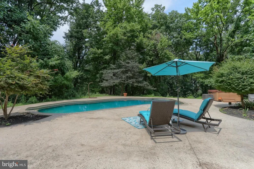 51 HILL MANOR DRIVE Hershey, PA 17033