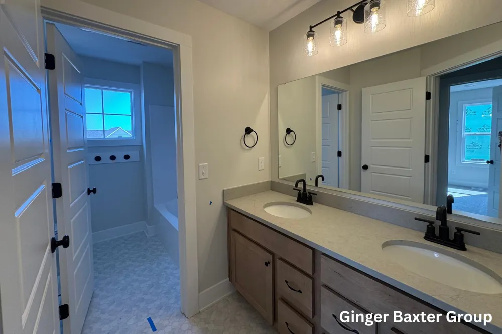 11516 Shoreline Drive #104 Allendale, MI 49401