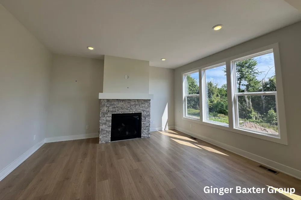 11516 Shoreline Drive #104 Allendale, MI 49401