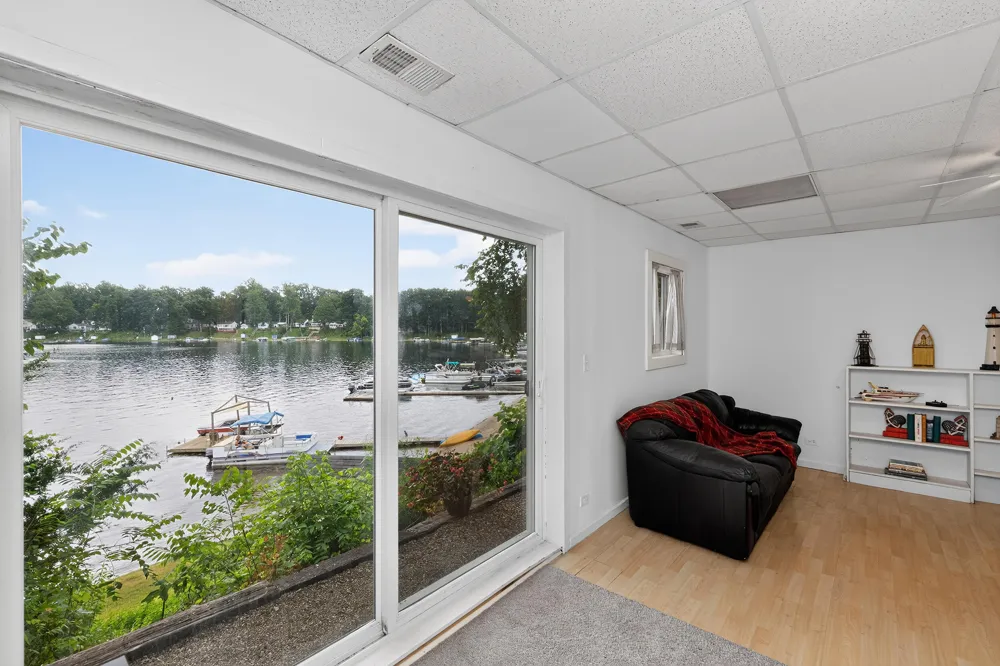 15657 Lakeview Drive Buchanan, MI 49107
