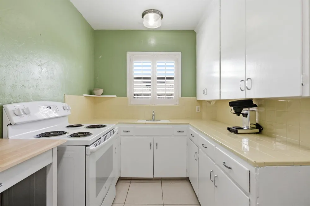 202 GLEASON STREET #6 Delray Beach, FL 33483