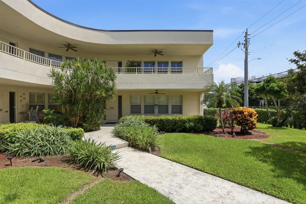 202 GLEASON STREET #6 Delray Beach, FL 33483