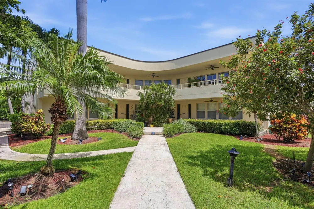 202 GLEASON STREET #6 Delray Beach, FL 33483