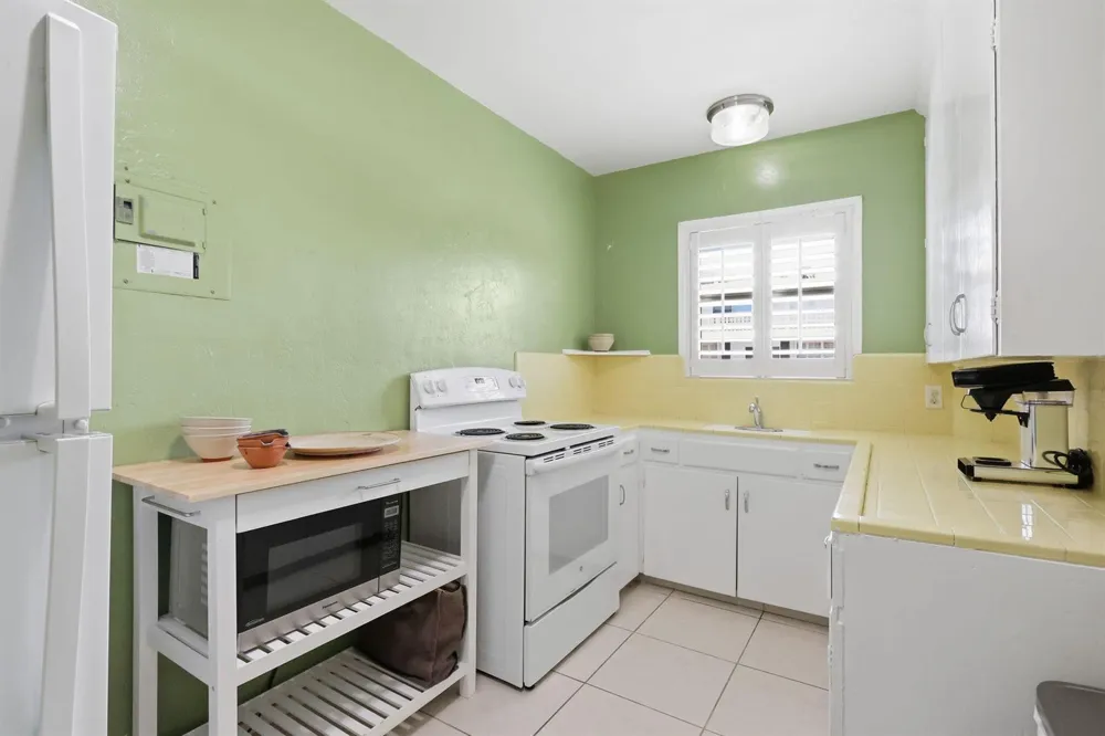 202 GLEASON STREET #6 Delray Beach, FL 33483