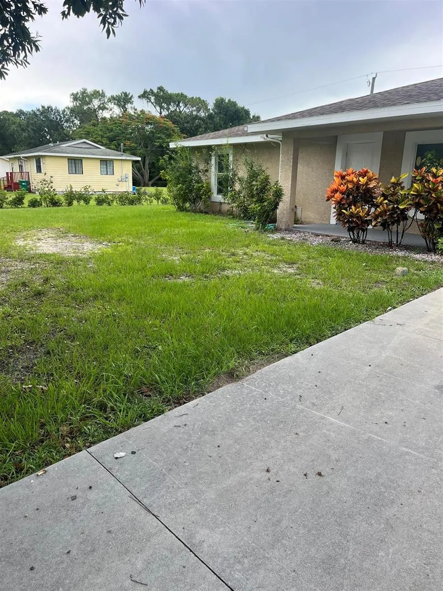 3422 NW 26TH AVENUE Okeechobee, FL 34972