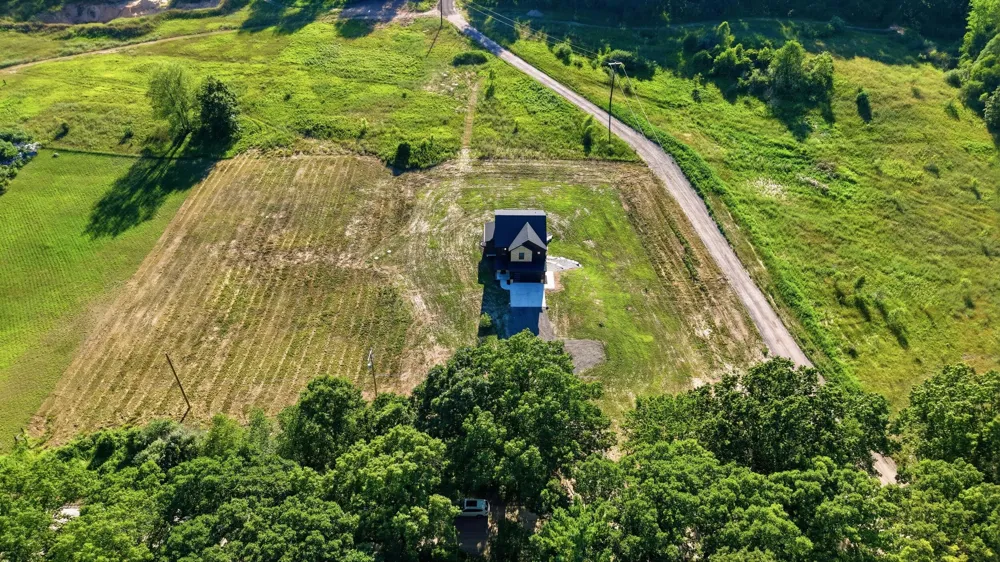 11427 Heintzelman Road NE Oakfield Township, MI 49341