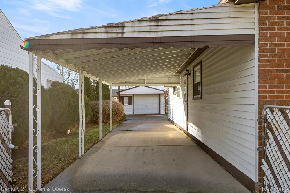7120 Jackson Avenue Taylor City, MI 48180