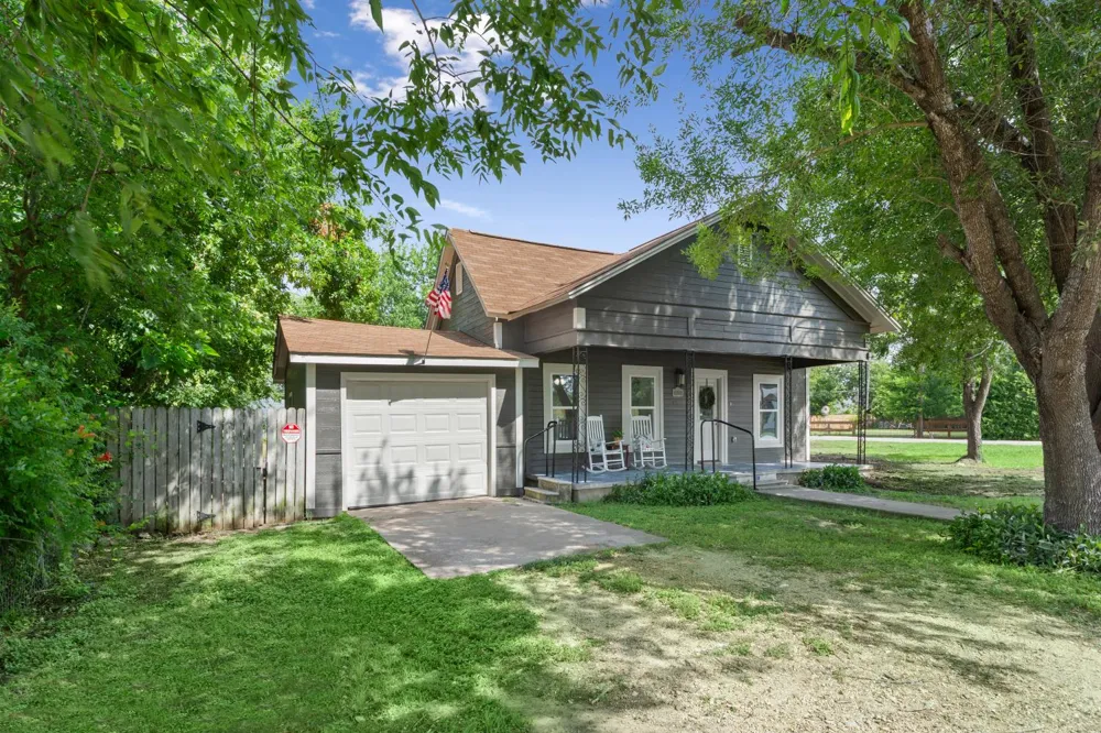 405 S Evie Street Bartlett, TX 76511
