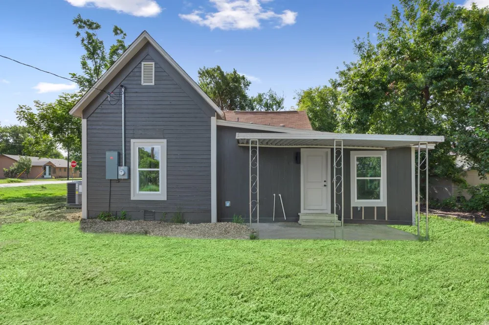 405 S Evie Street Bartlett, TX 76511
