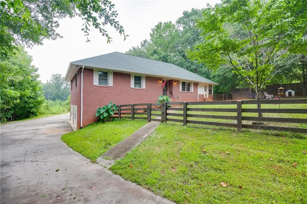 3845 Level Grove Road Cornelia, GA 30531