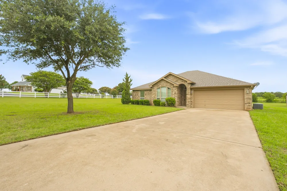 172 County Road 449 De Leon, TX 76444