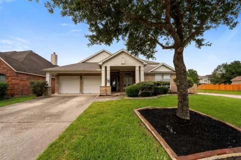 2521 Twisting Pine Court