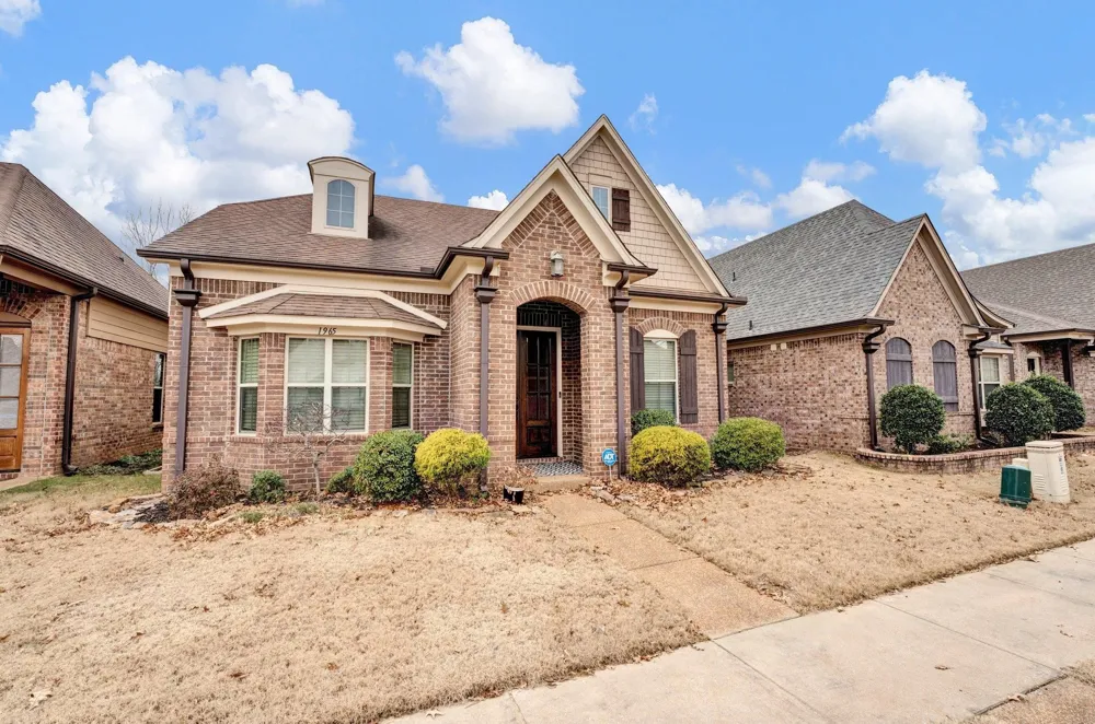 1965 ROCHELLE LN Cordova, TN 38016