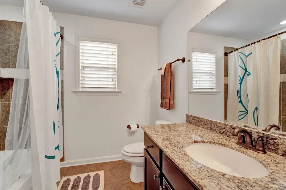 1965 ROCHELLE LN Cordova, TN 38016