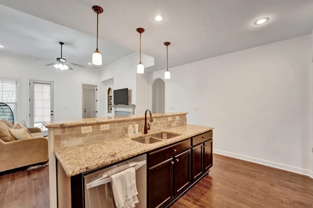 1965 ROCHELLE LN Cordova, TN 38016