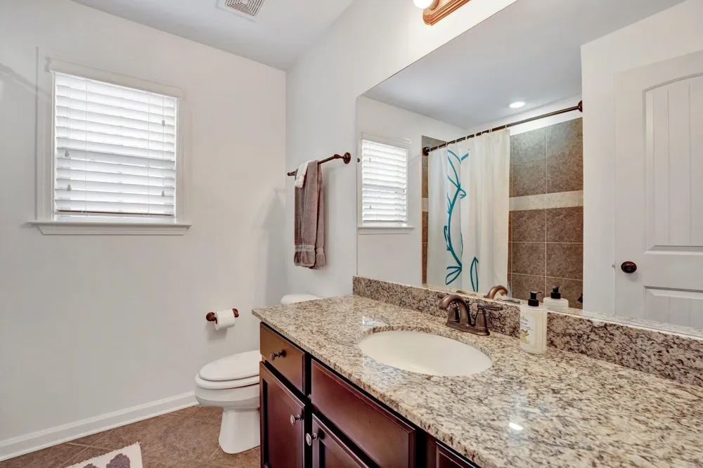 1965 ROCHELLE LN Cordova, TN 38016
