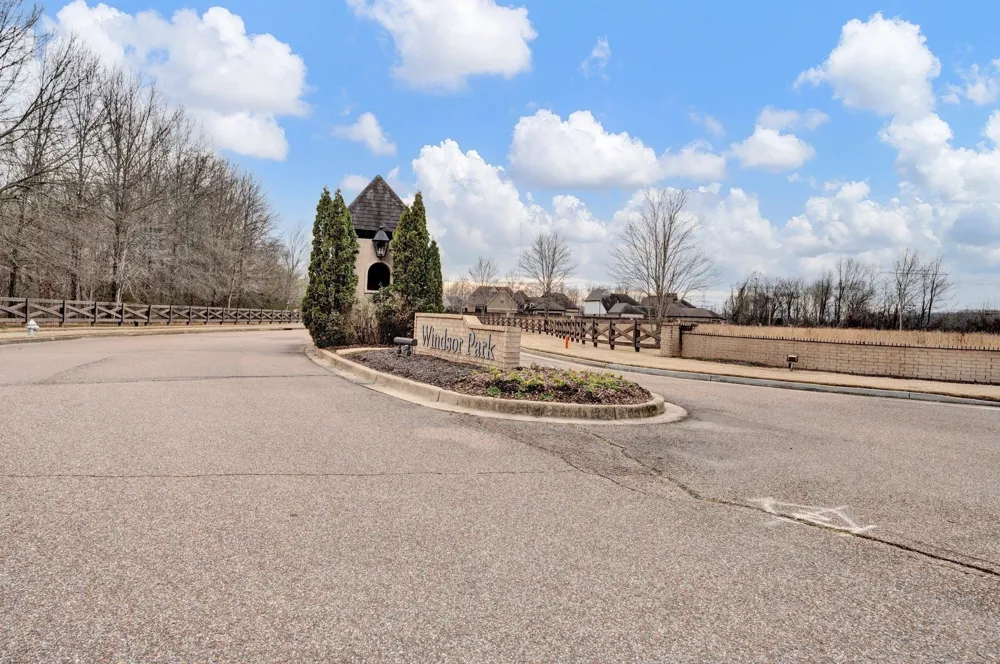 1965 ROCHELLE LN Cordova, TN 38016