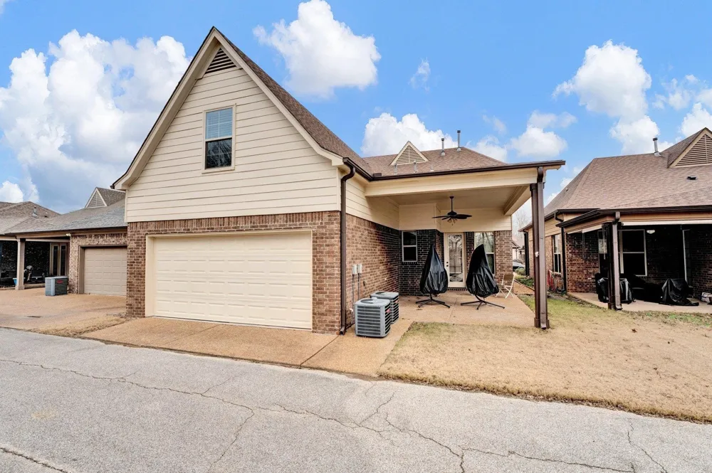 1965 ROCHELLE LN Cordova, TN 38016