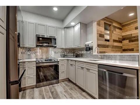 645 S Park Avenue #302