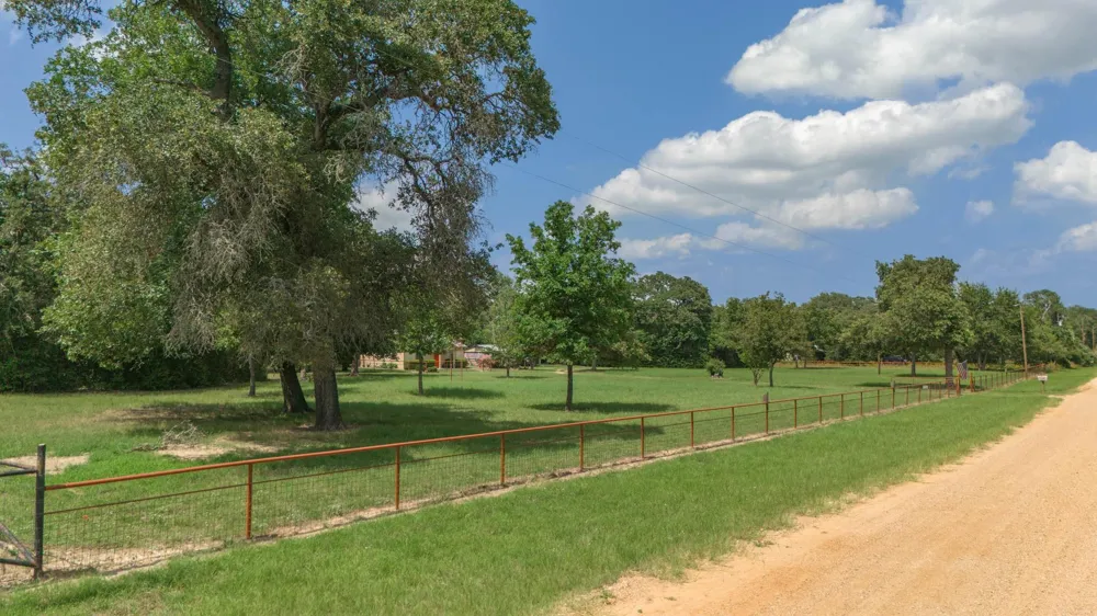 11531 Silver Springs Road Rockdale, TX 76567