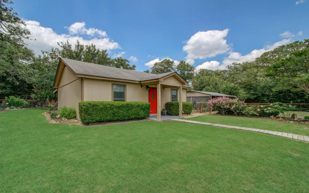 11531 Silver Springs Road Rockdale, TX 76567