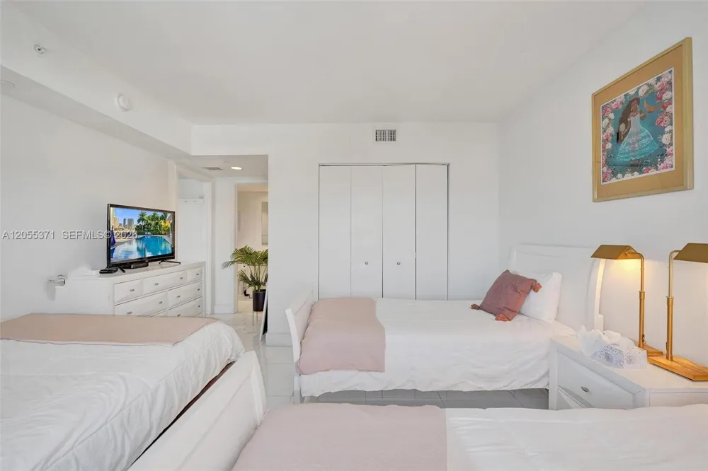2600 E Hallandale Beach Blvd #T1902 Hallandale Beach, FL 33009