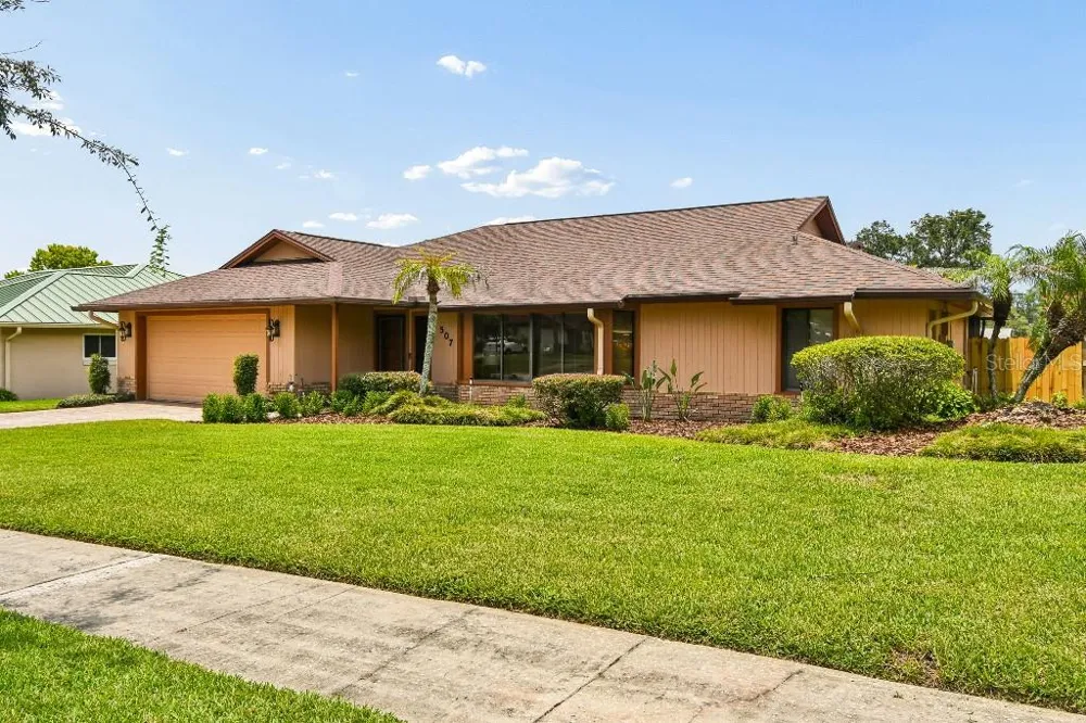 507 FERNWOOD DRIVE Altamonte Springs, FL 32701